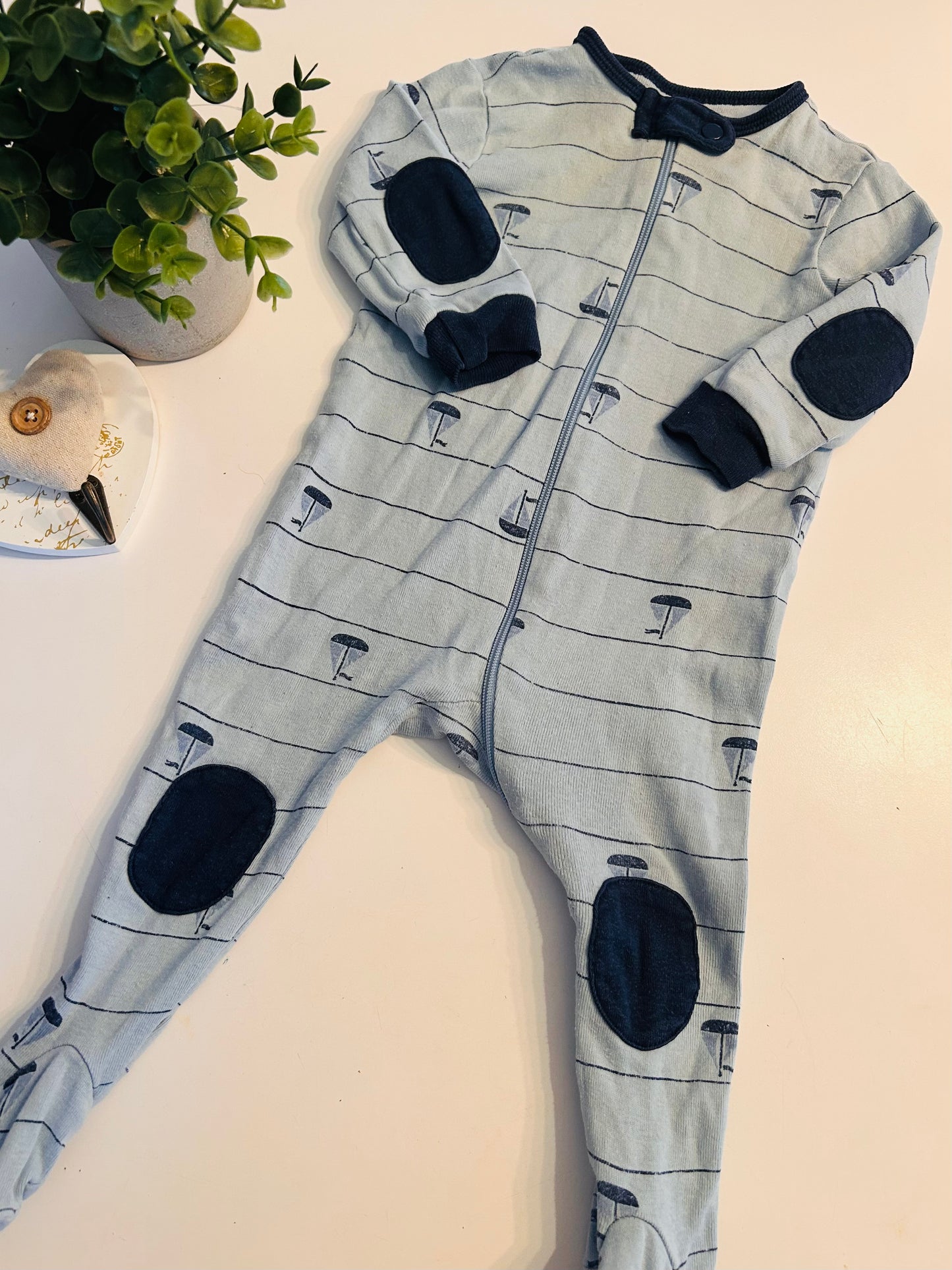 Joe fresh 3-6m**taché