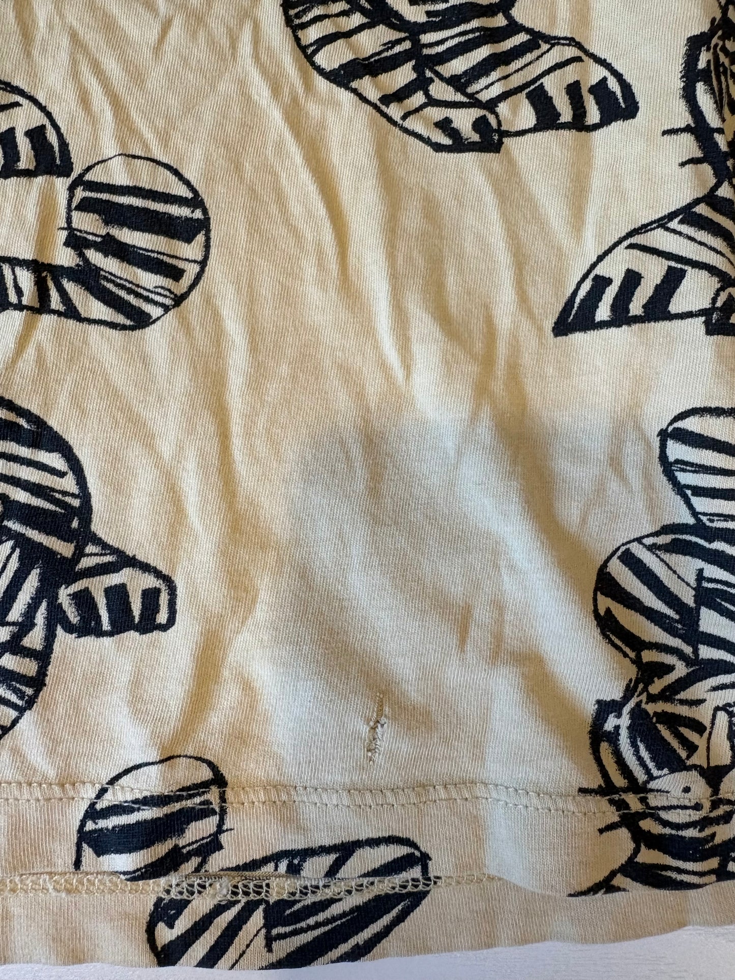T-SHIRT / H&M 8-10 ans (imparfait)