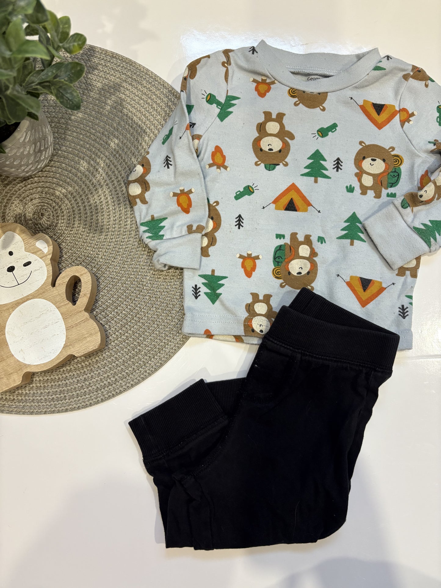 George 6-12 mois un peu mousseux du haut*