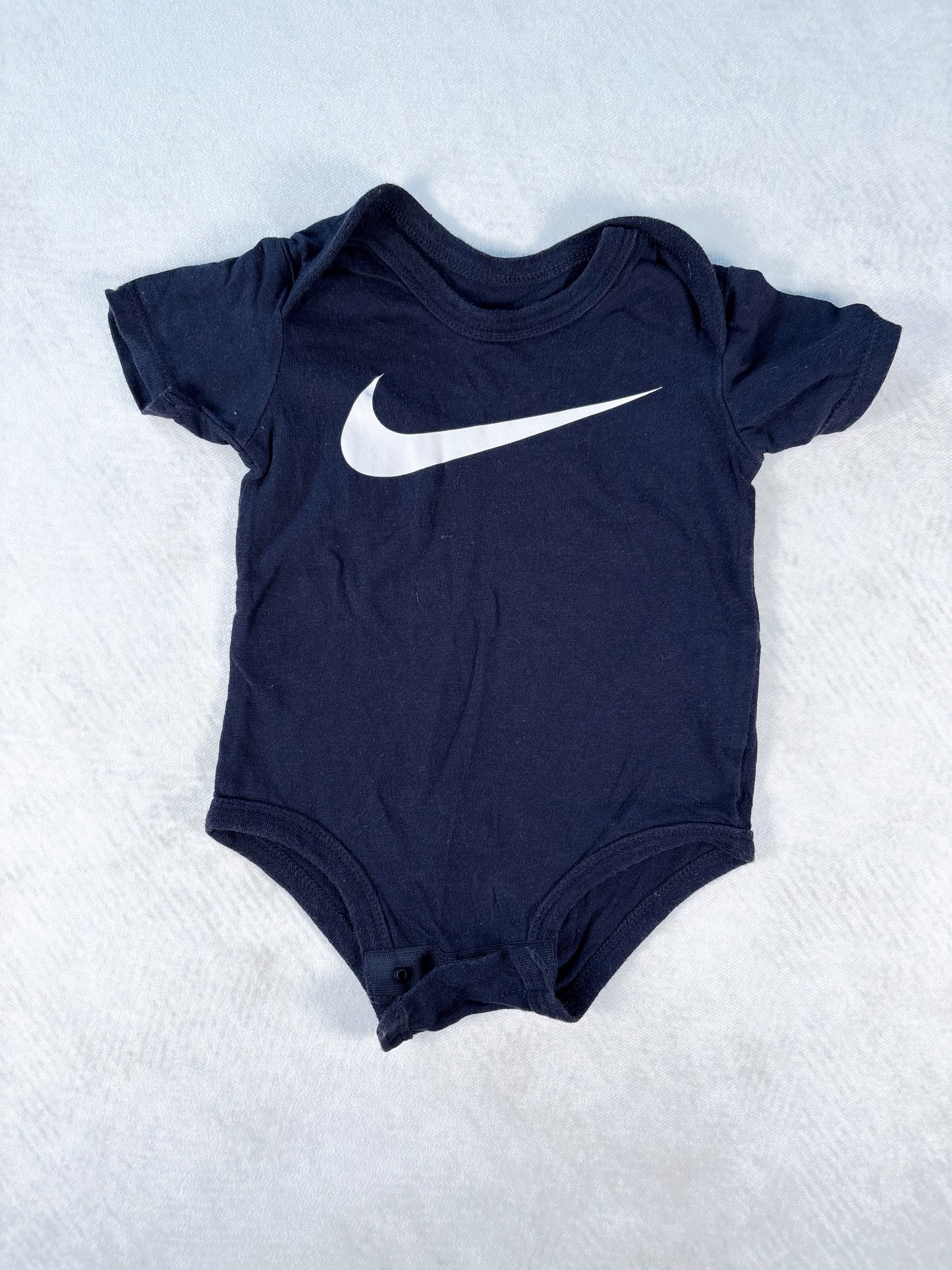 CACHE-COUCHE MANCHES COURTES / Nike 0-3 mois