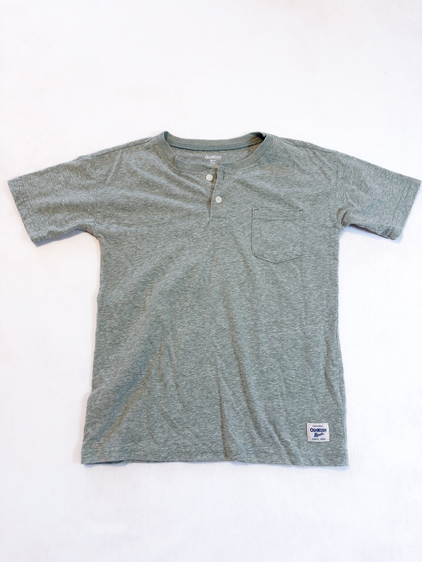T-SHIRT / Oshkosh 7 ans