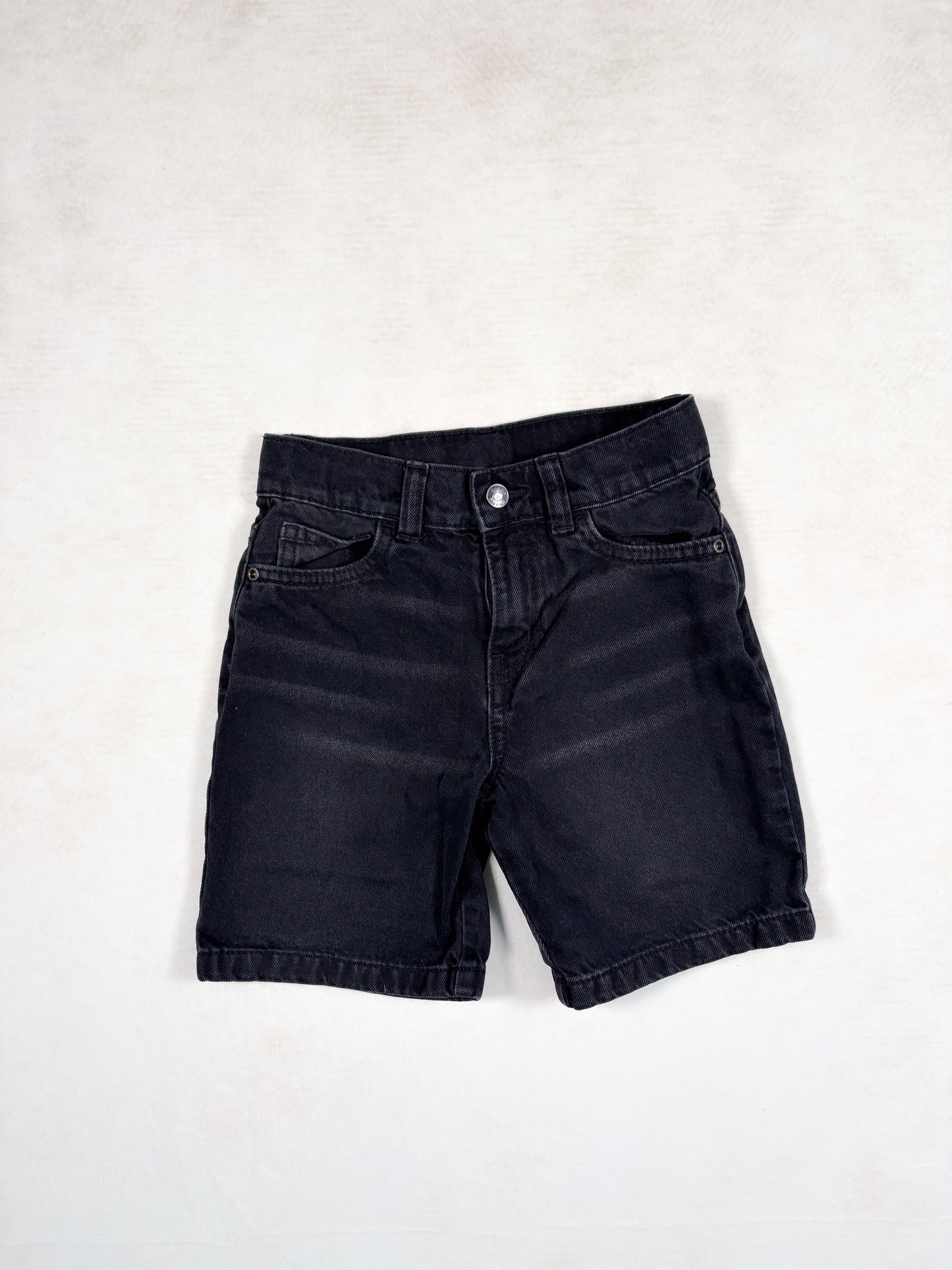 SHORT / George 6 ans