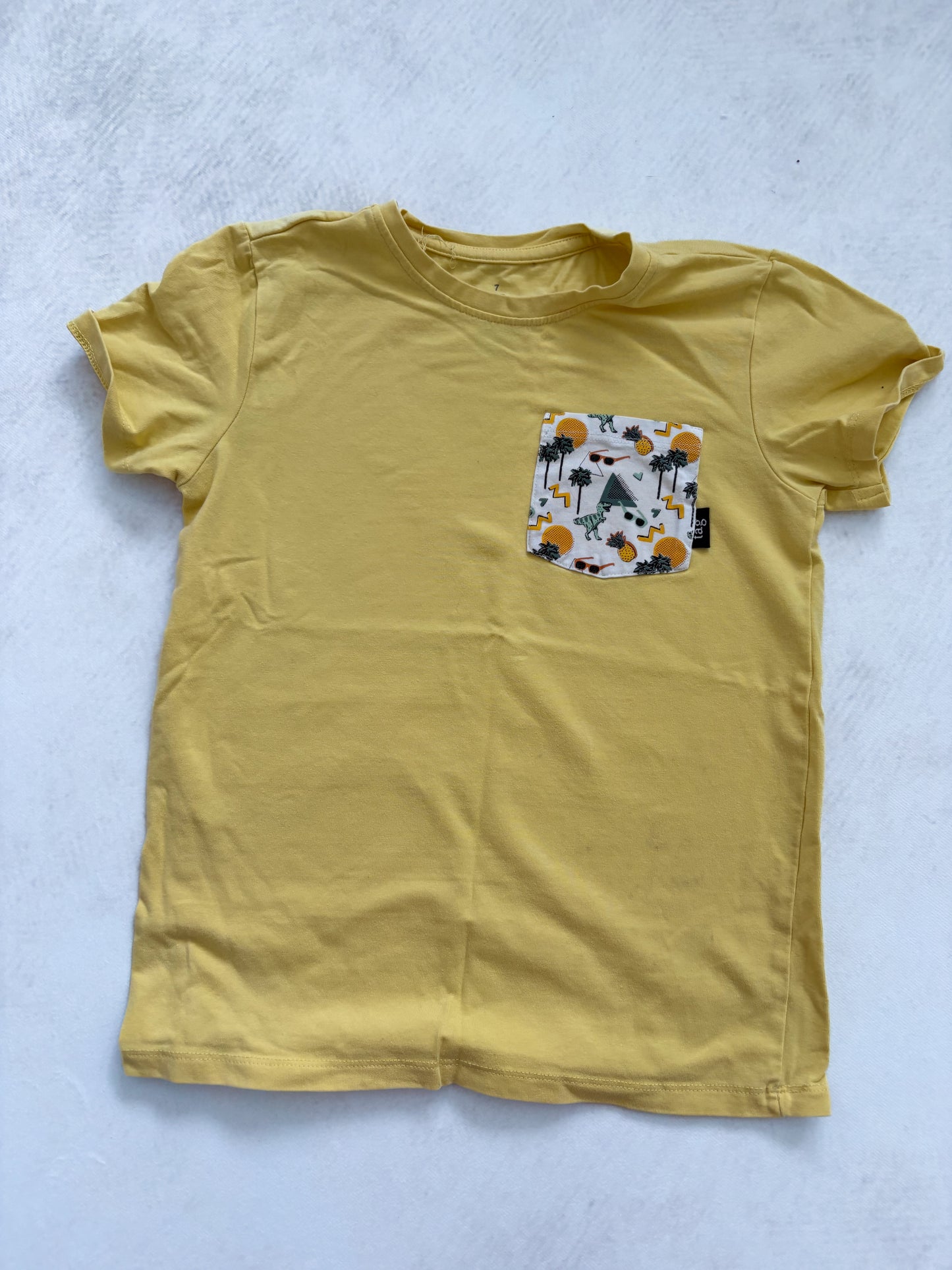 T-SHIRT / Tag 7 ans