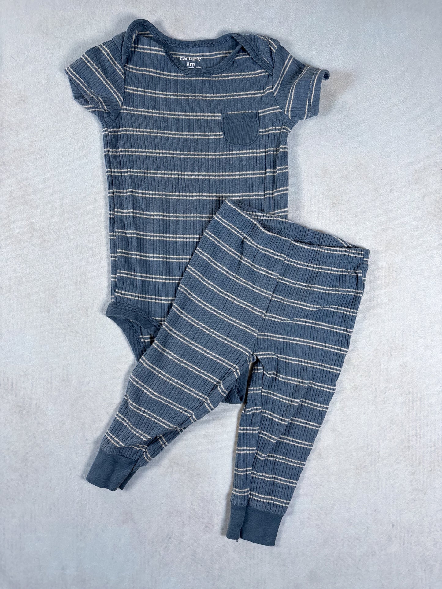 ENSEMBLE / carters 9 mois