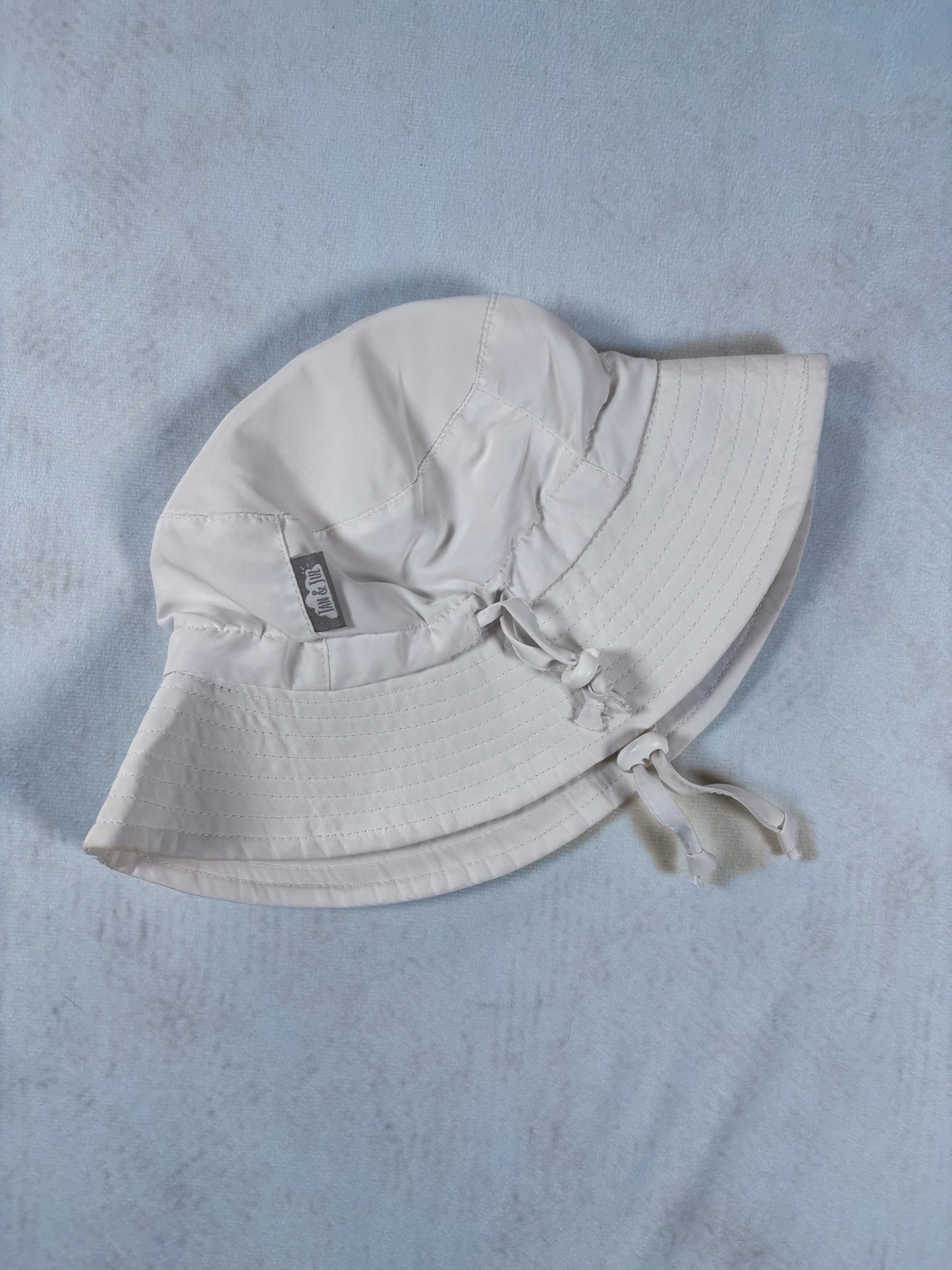 CHAPEAU / Jan & Jul 0-6 mois
