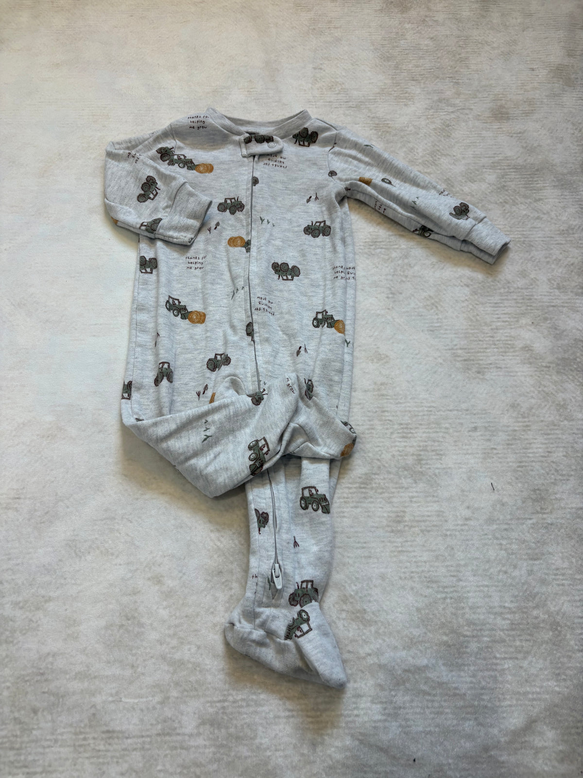 PYJAMA / Carters 6-9 mois