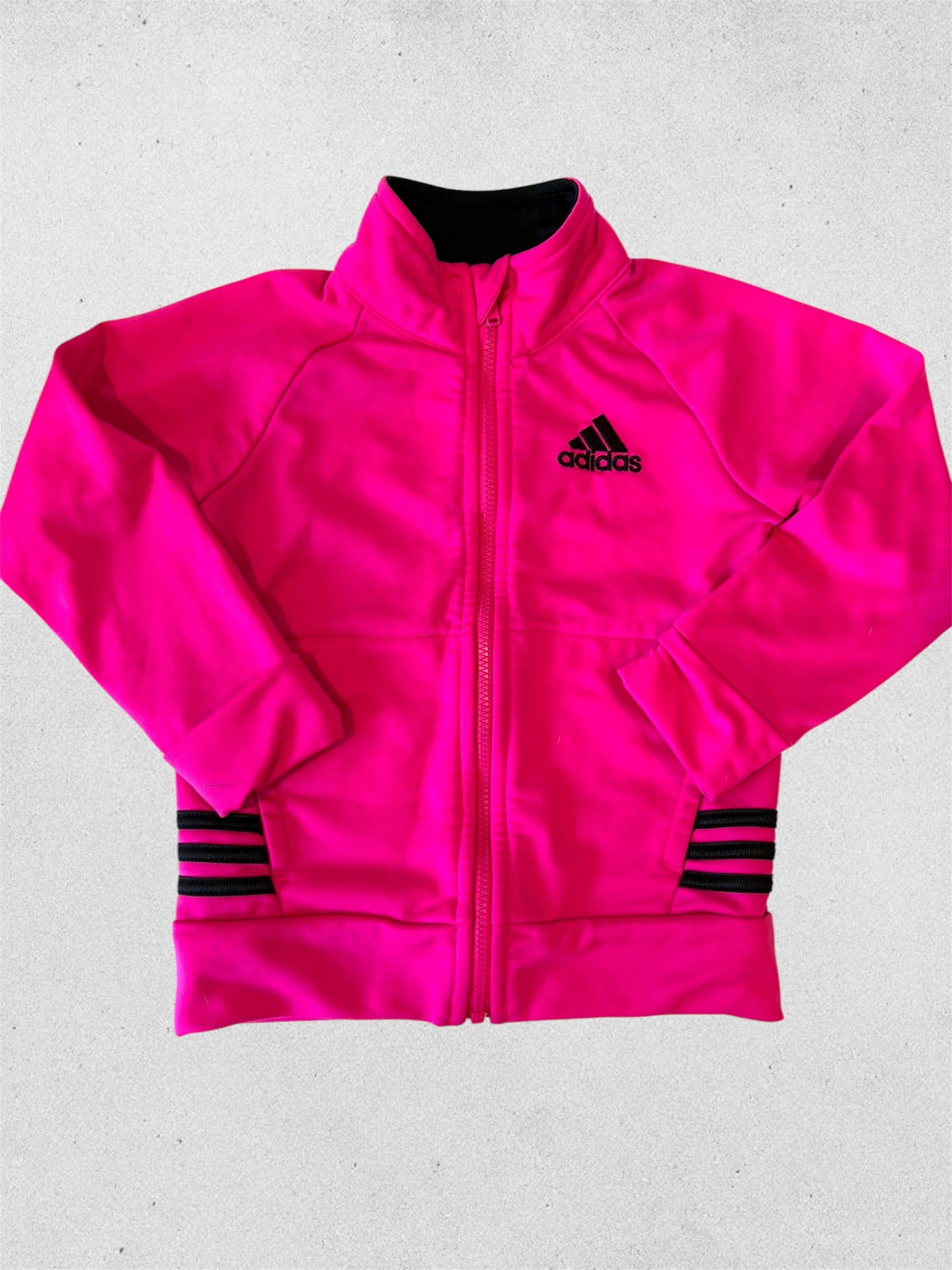 VESTE / Adidas 2T (minuscule tache manche)