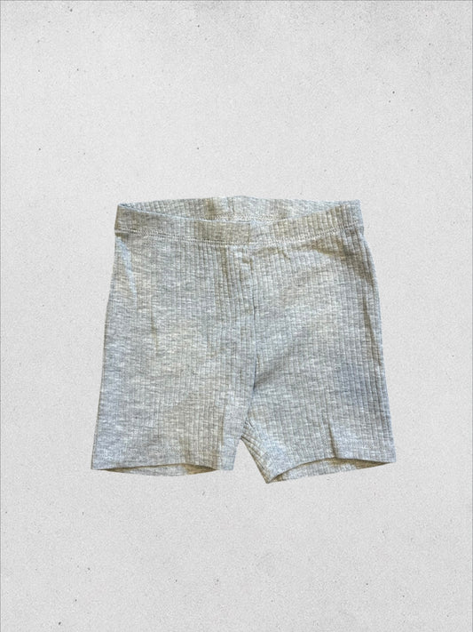 SHORT / H&M 12-18 mois gris (parfaite état, mauvaise éclairage)