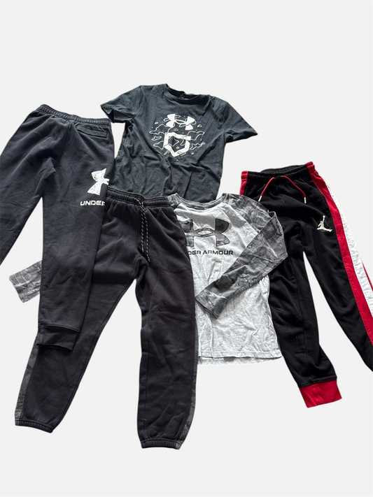 LOT / Underarmour - Air Jordan junior medium (10-12 ans)