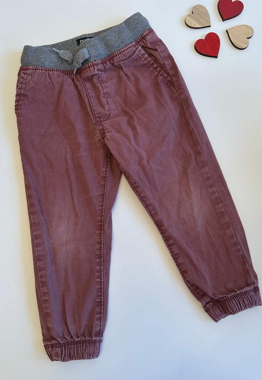 Oshkosh 2T (pâli sur les genoux)