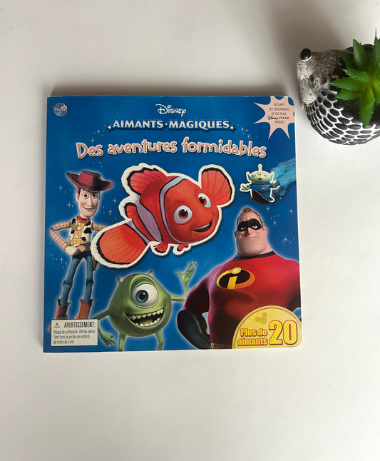 Livre rigide (manque seulement quelques aimants)