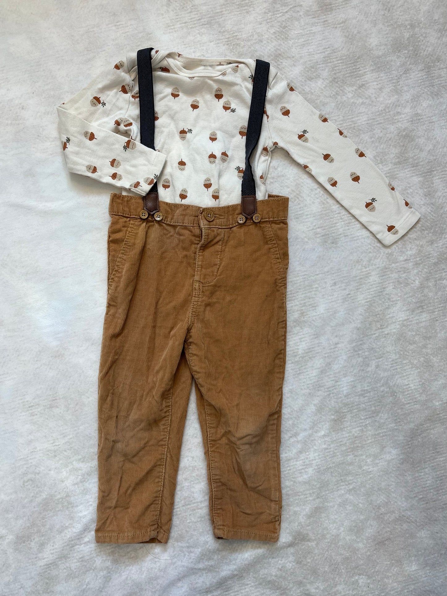 ENSEMBLE / Carters - old navy 24 mois