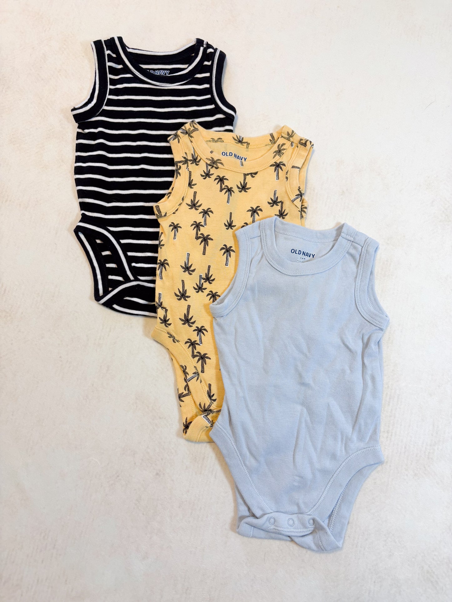 ENSEMBLE 3 cache-couche old navy 3-6 mois