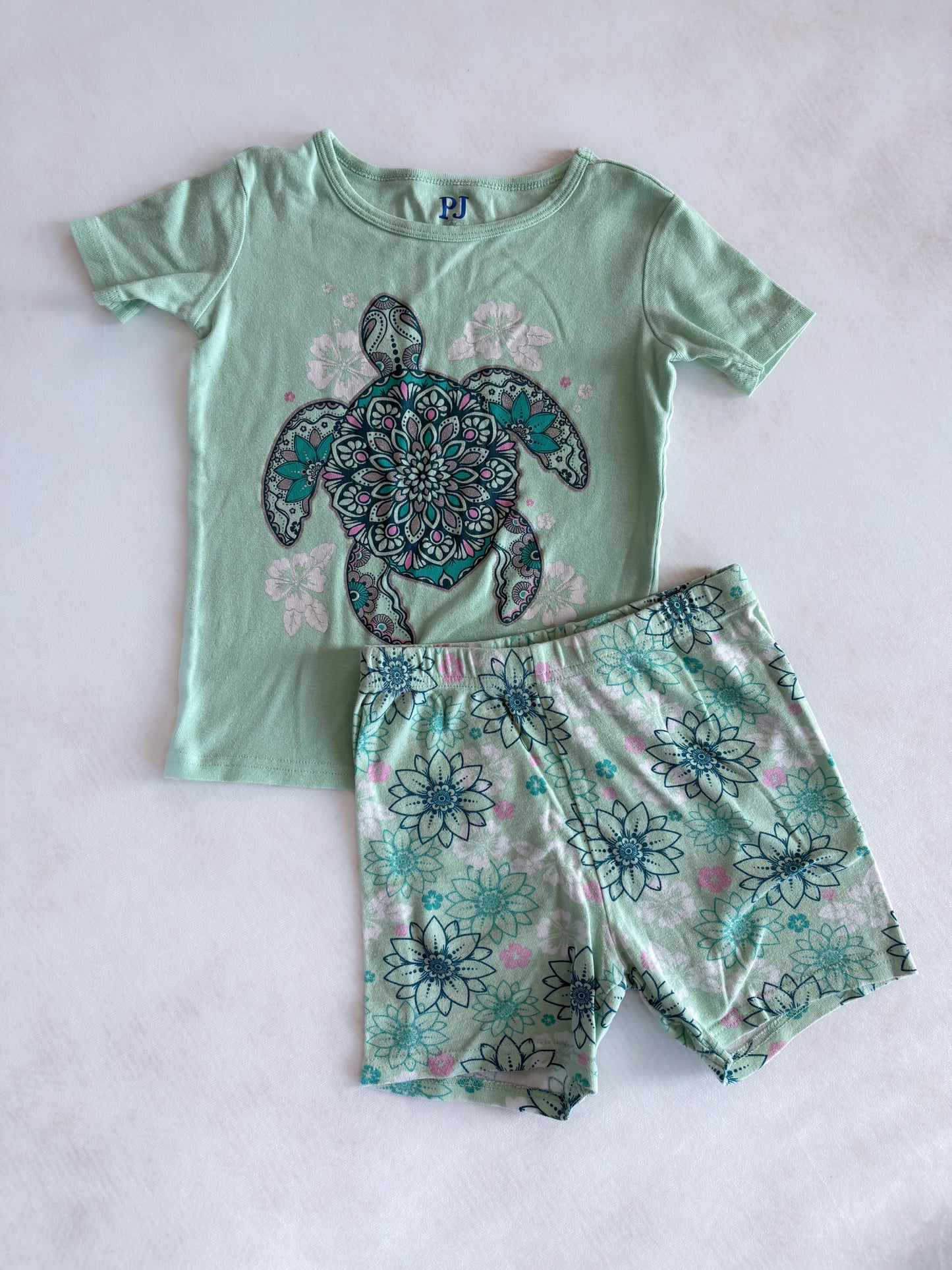 PYJAMA / Childrens place 6-7 ans