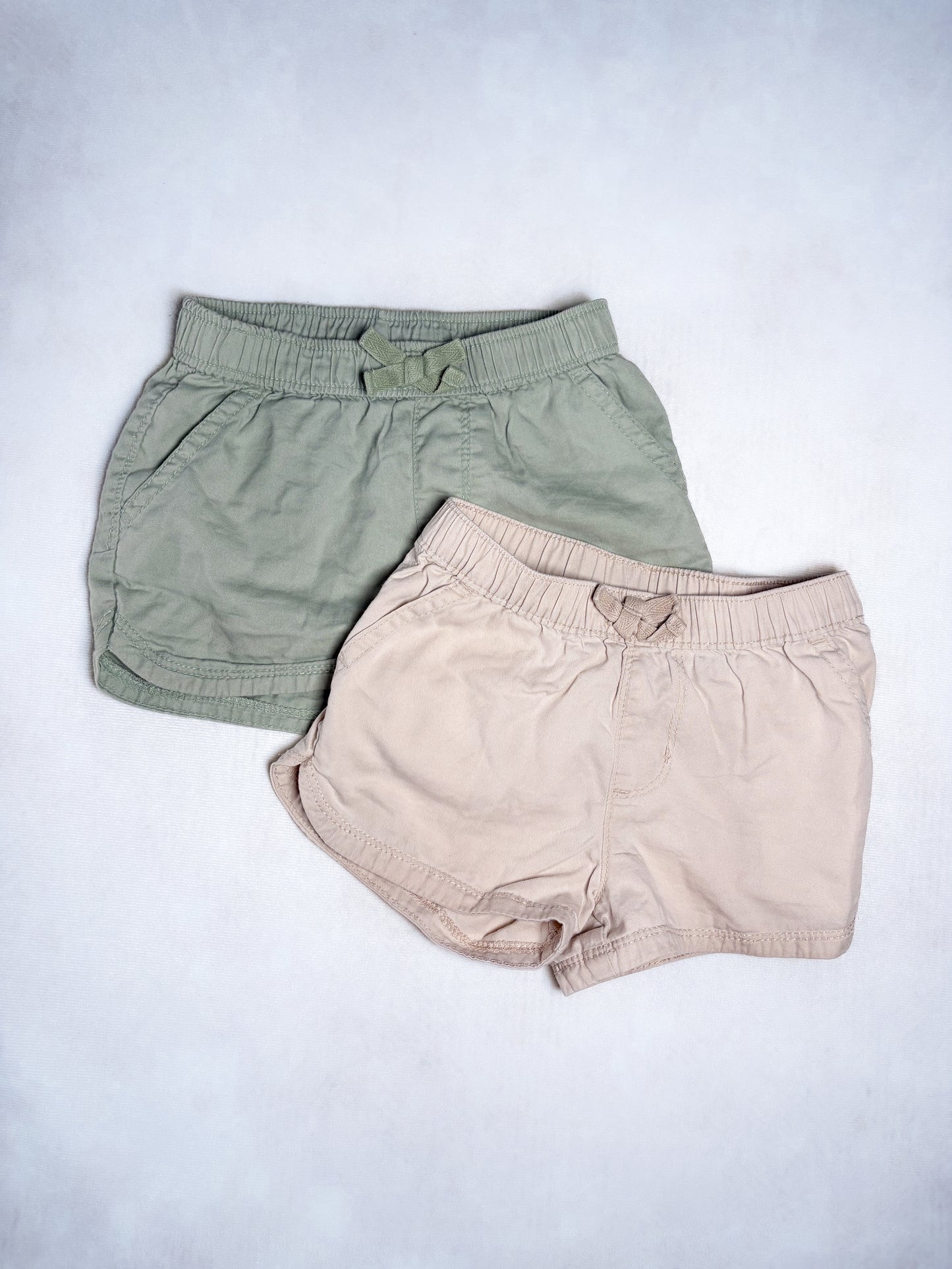LOT DE 2 SHORTS / Children's Place 2T
