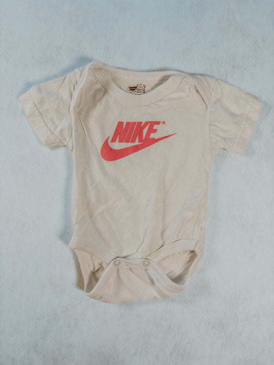 CACHE-COUCHE MANCHES COURTES / Nike 3-6 mois