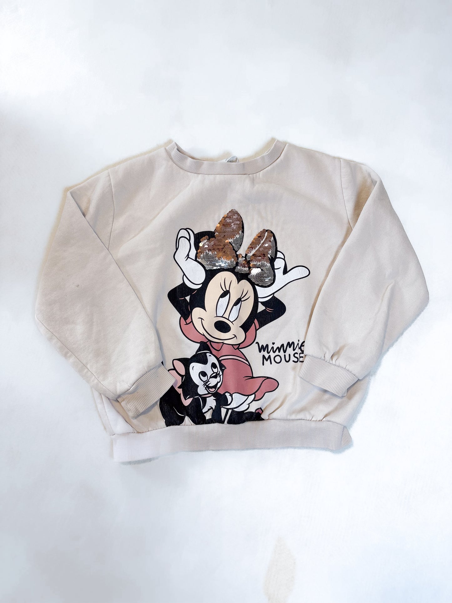 CHANDAIL / H&M 6-8 ans (mini mini tache)
