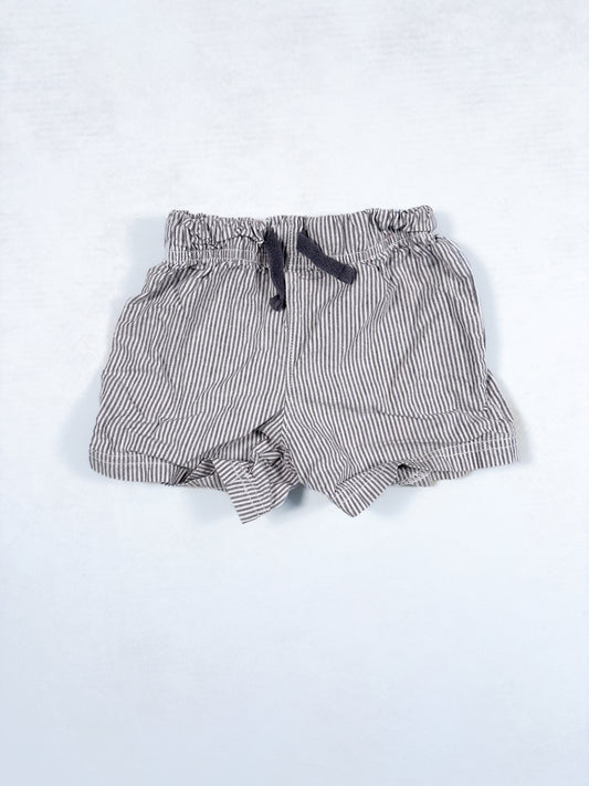 SHORT / Carter's 6-9 mois