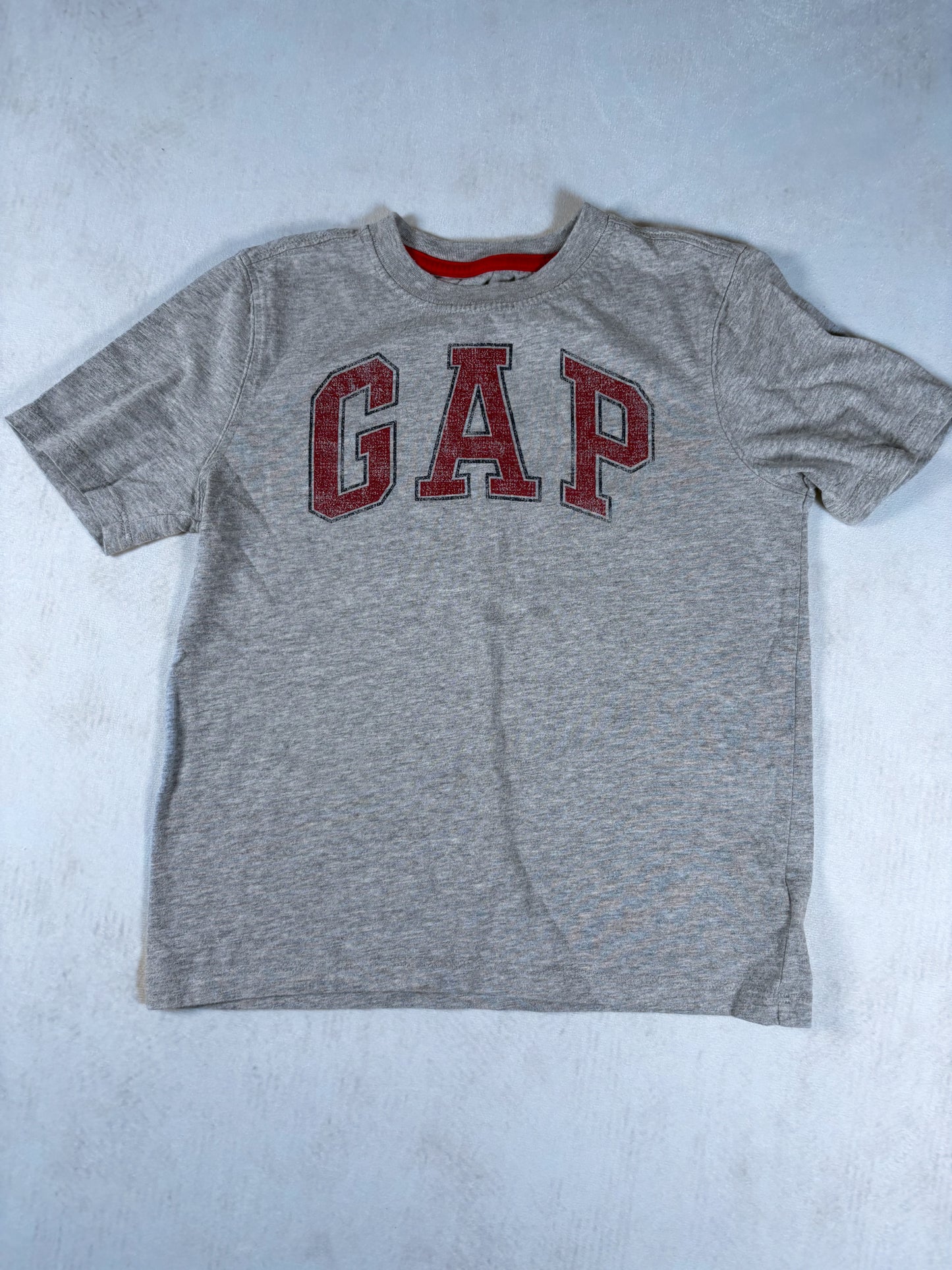 T-SHIRT / GAP 5-6 ans