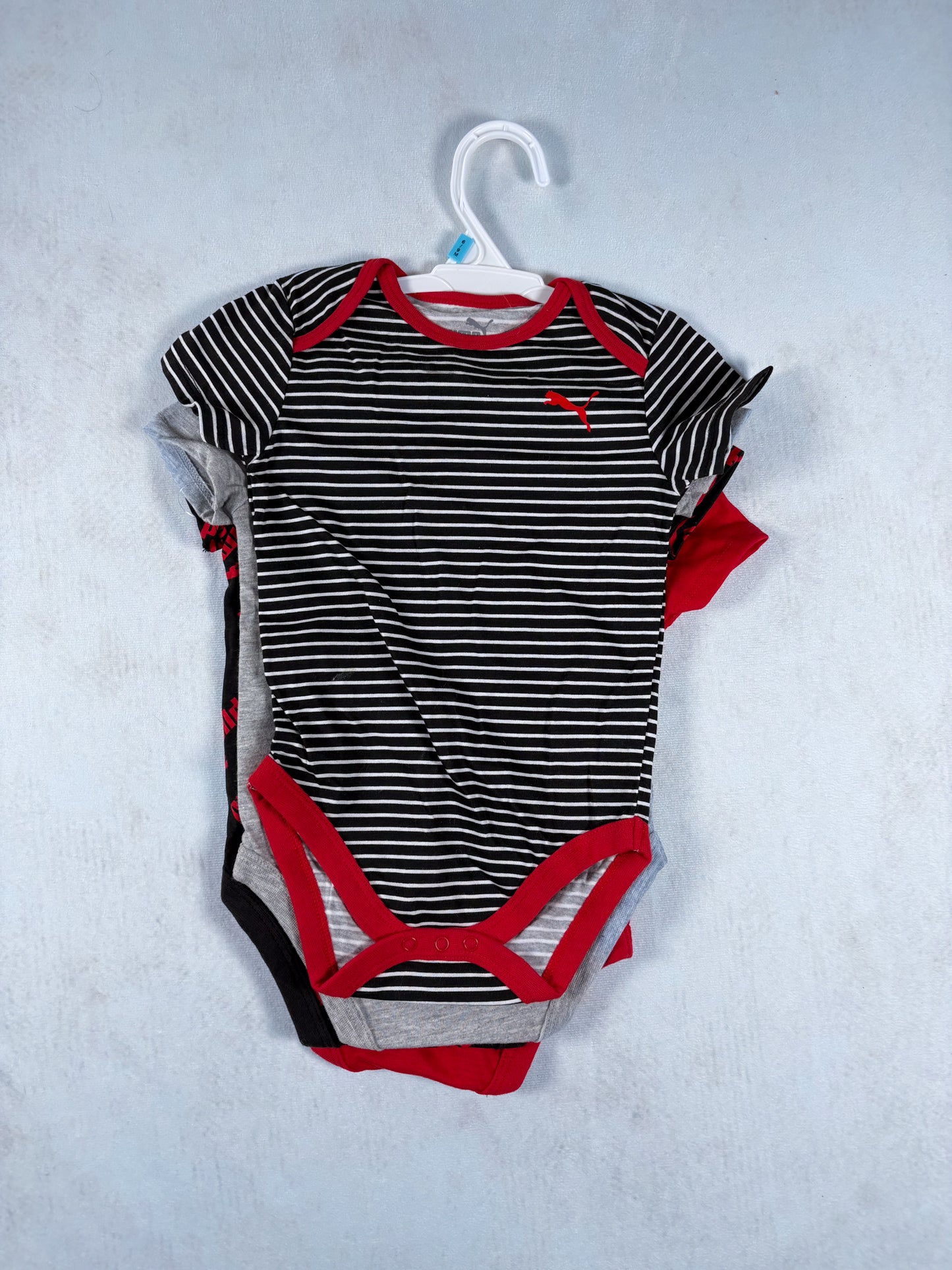 ENSEMBLE de cache-couche PUMA 6-9 mois (grand) neuf*