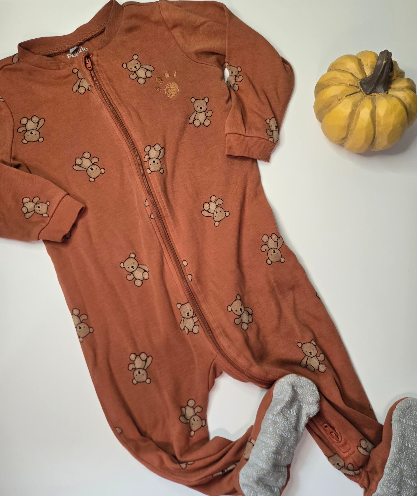 Pekkle 12M Rare *dessous des pieds décolorés*