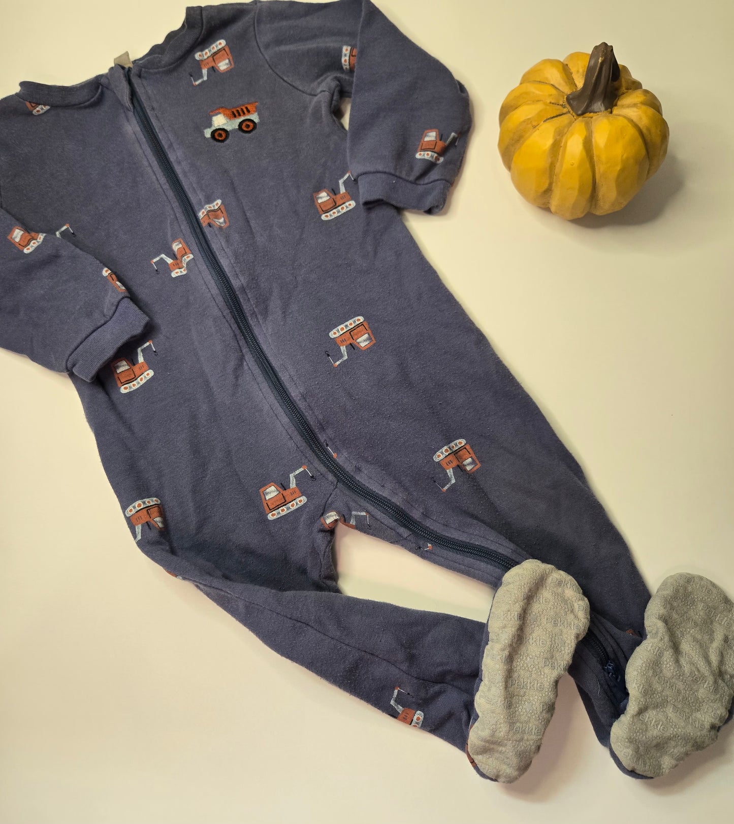 Pekkle 12M * mousseux et dessous des pieds décolorés*