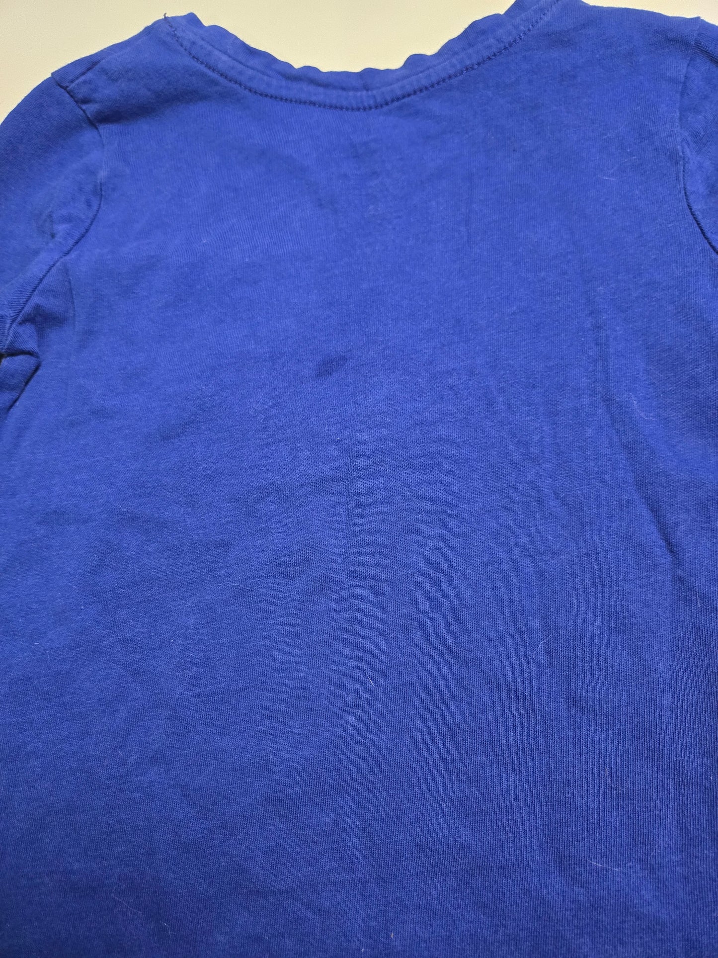 George 6 Ans *imparfait dans le dos*