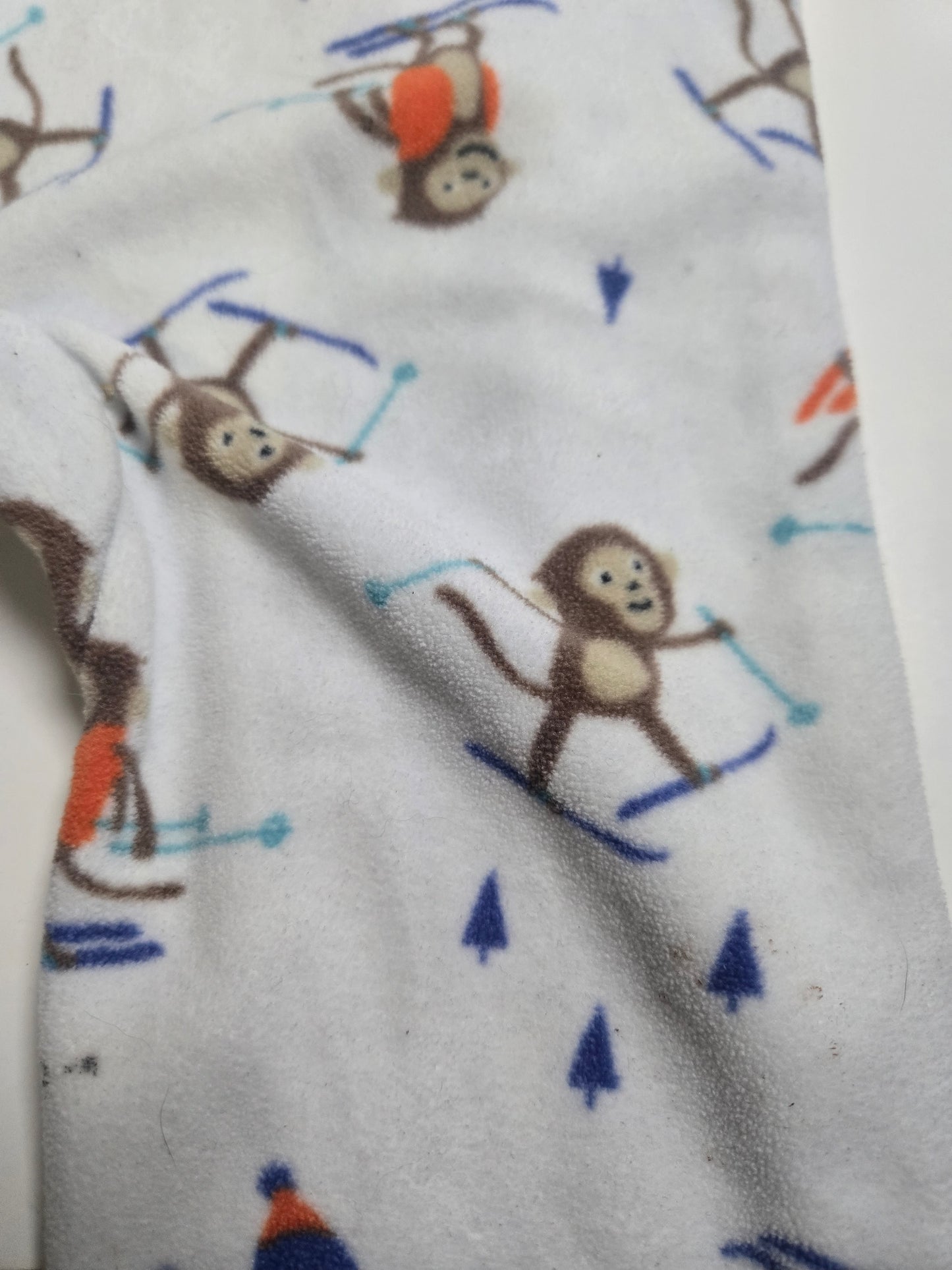 Carter’s 18M Polar *Petites tâches*