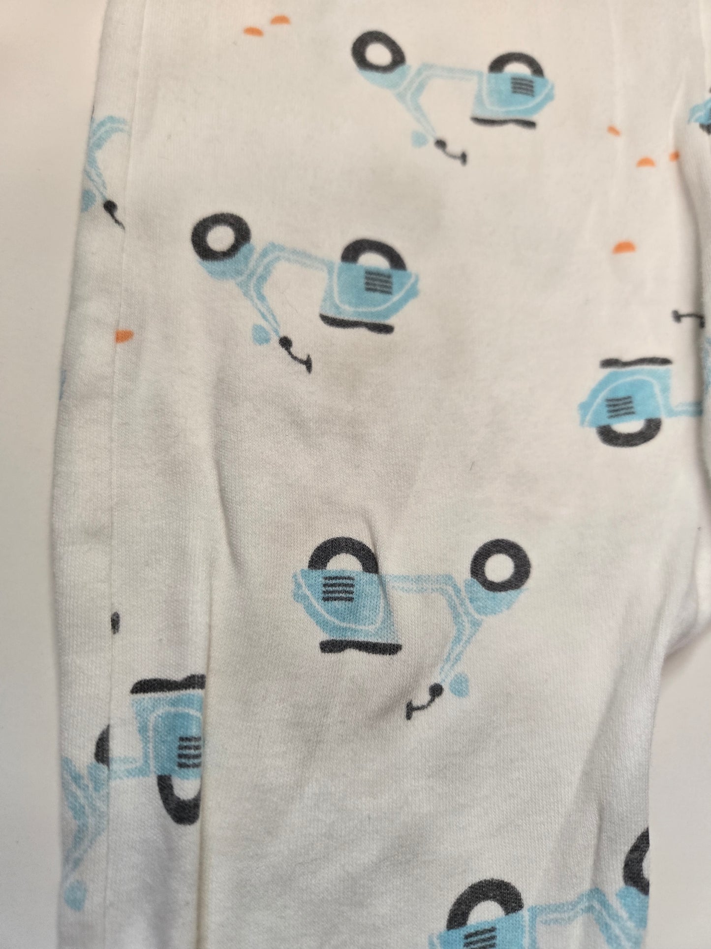 Pekkle 12M *cernes sur les cuisses*