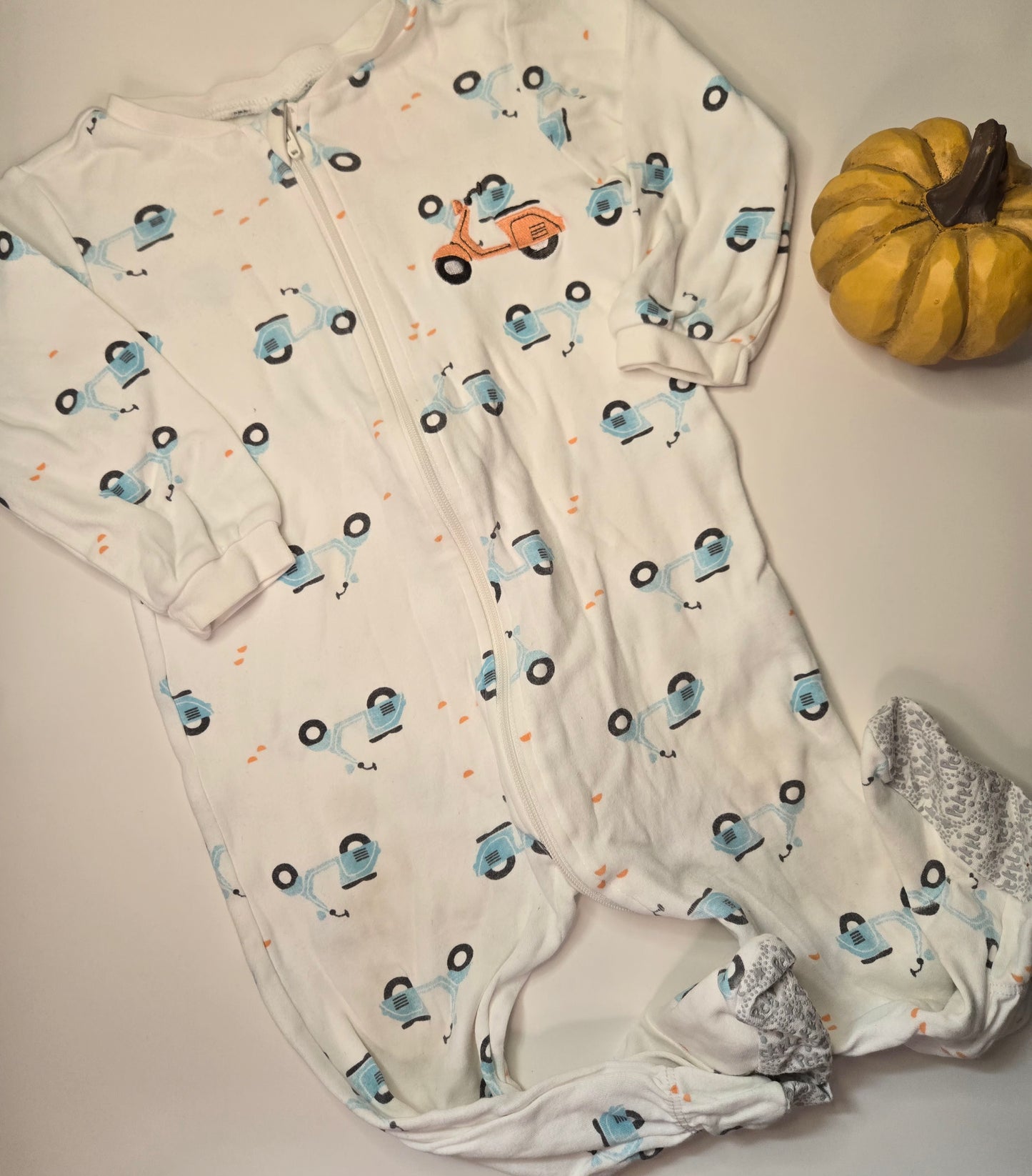 Pekkle 12M *cernes sur les cuisses*